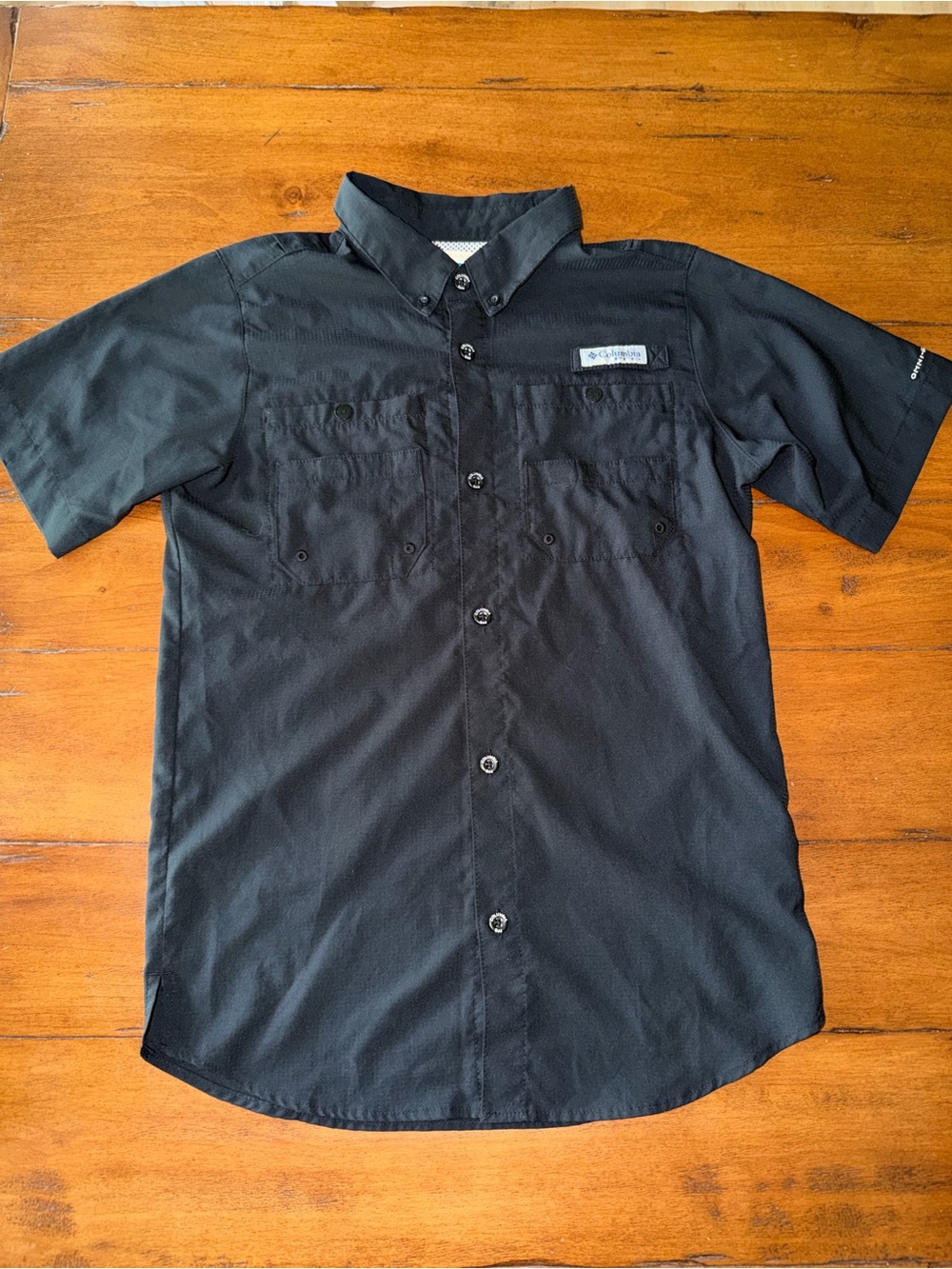Columbia Black Short-Sleeve Button-Down Shirt